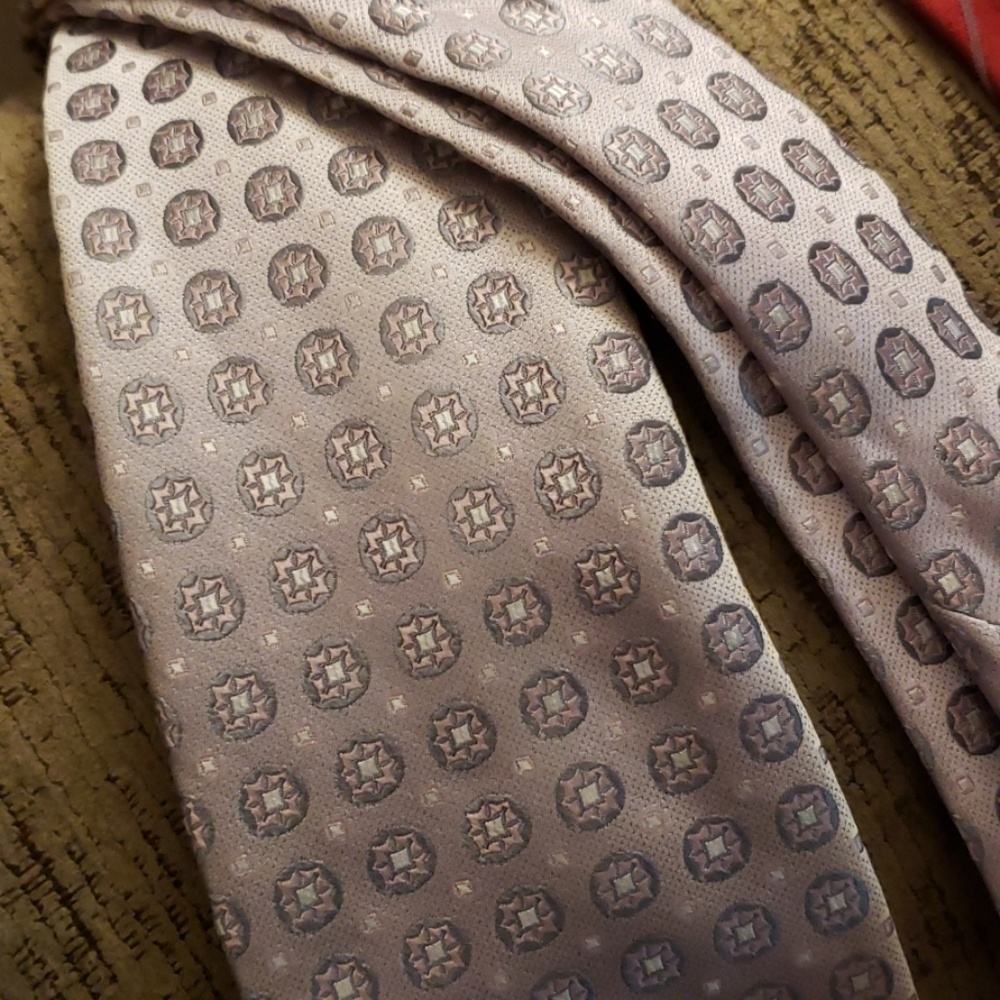 2/$15 SALE Michael Kors Pink Silk Tie - Picture 8 of 8